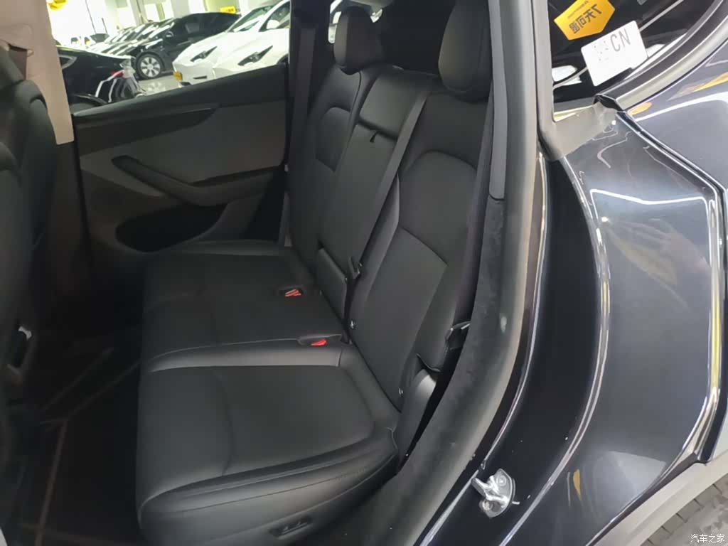 Tesla Model Y, 2025 17