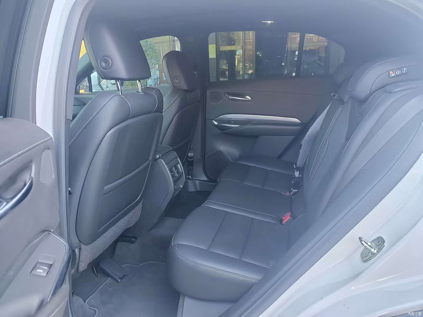 Cadillac XT4, 2025 6