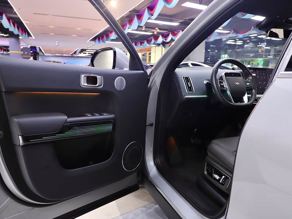 Li Auto Ideal L8