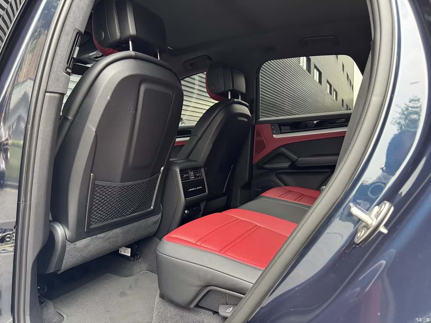 Porsche Cayenne, 2024 11