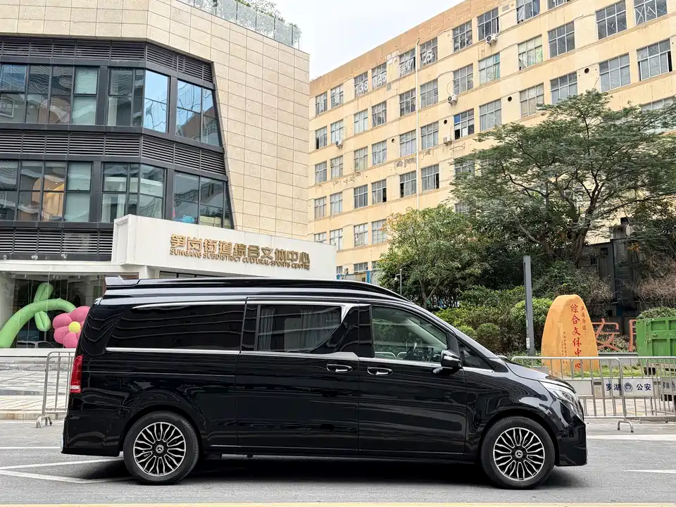 Mercedes-Benz V-class