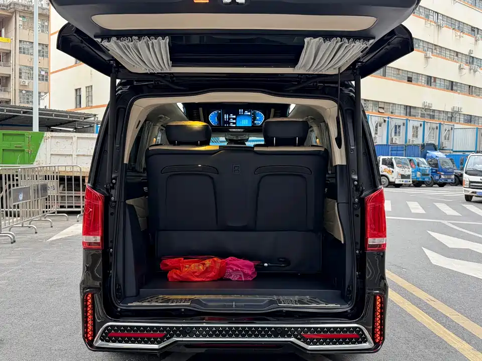 Mercedes-Benz V-class