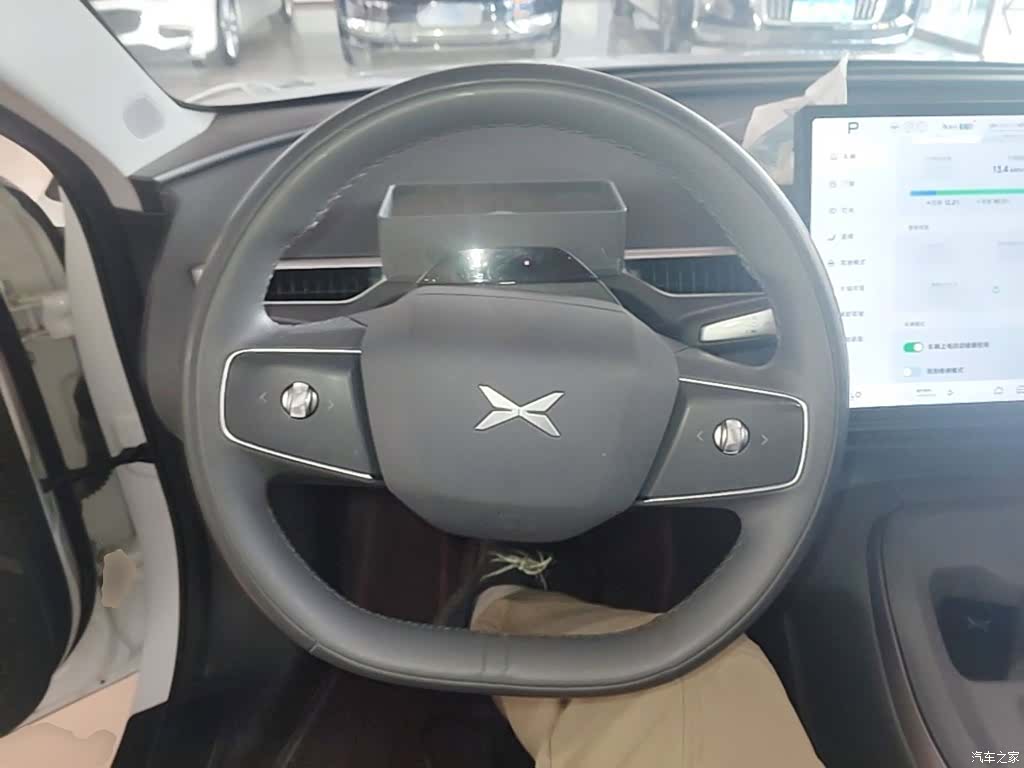 Xpeng Mona M03, 2025 11