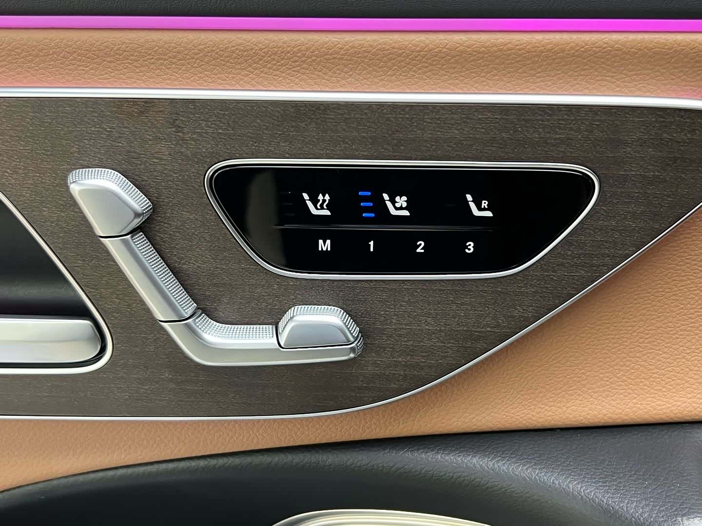 Mercedes-Benz E-Class, 2024 18