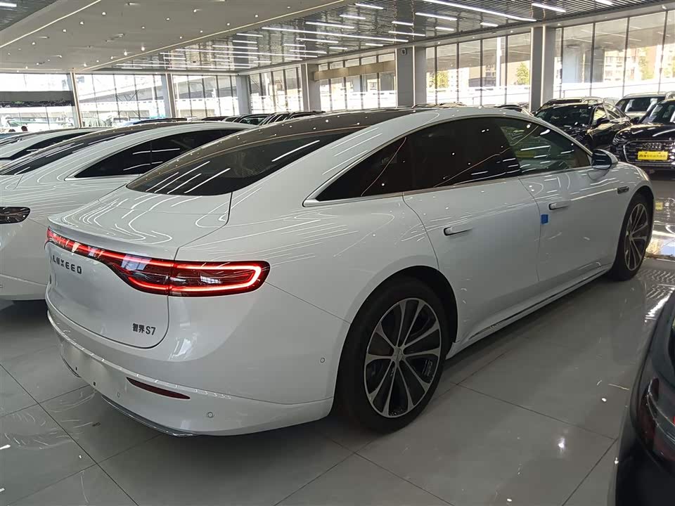 Luxeed S7