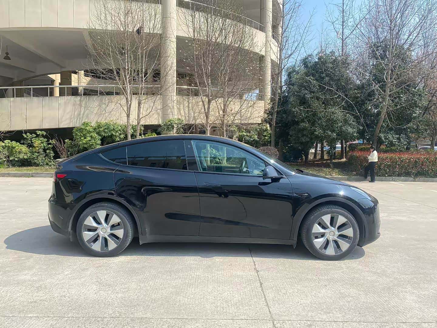 Tesla Model Y, 2023 7