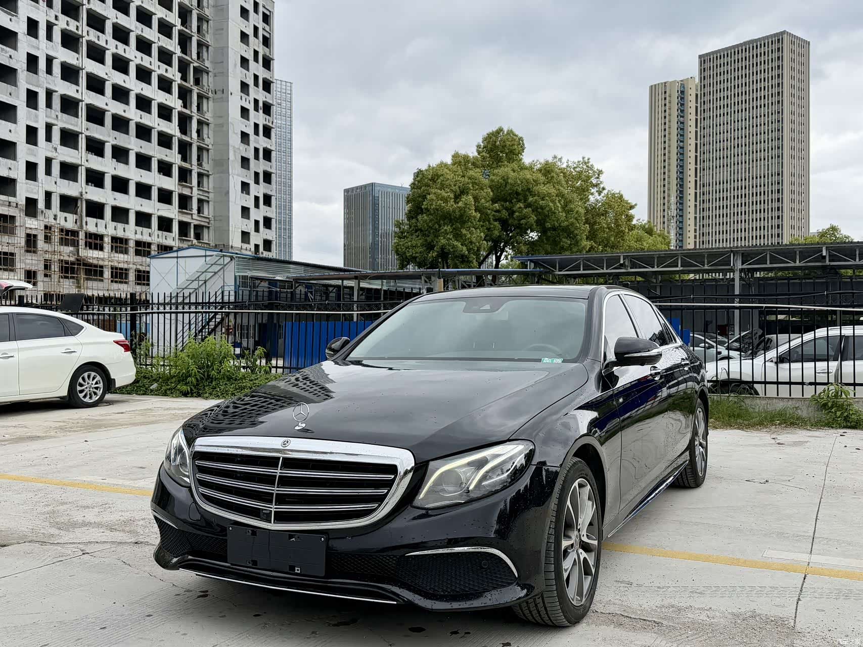 Mercedes-Benz E-Class, 2017 1