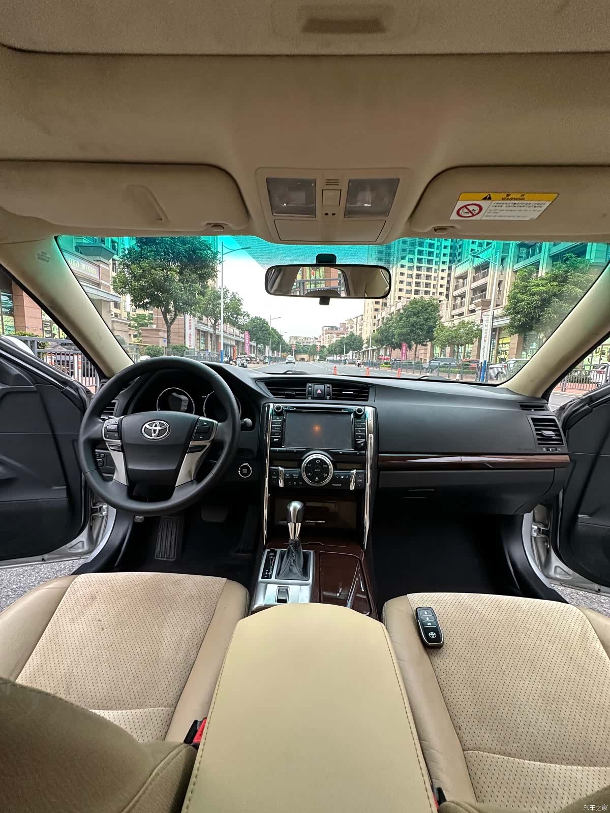 Toyota 2.5V, 2015 7