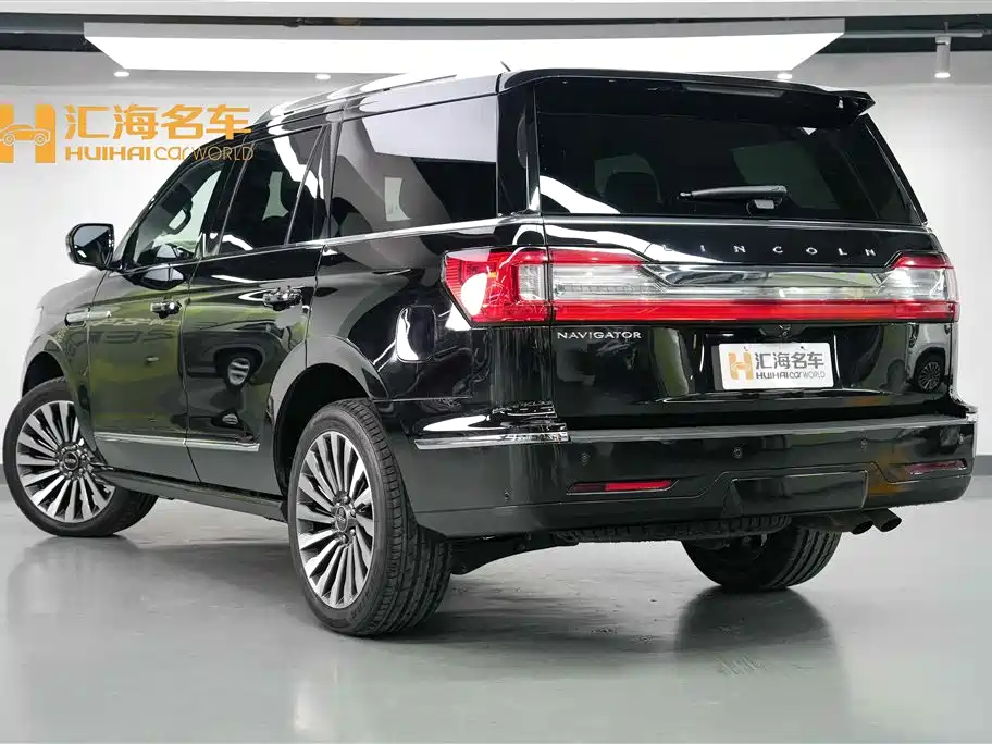 Lincoln Navigator