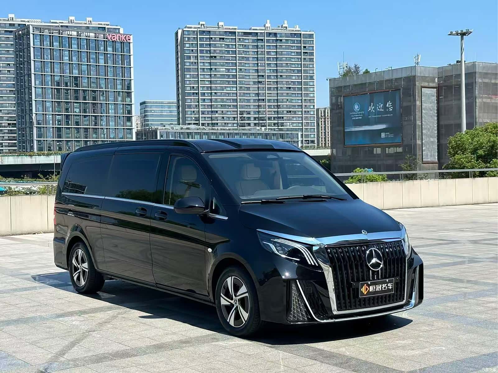 Mercedes-Benz 7, 2025 3