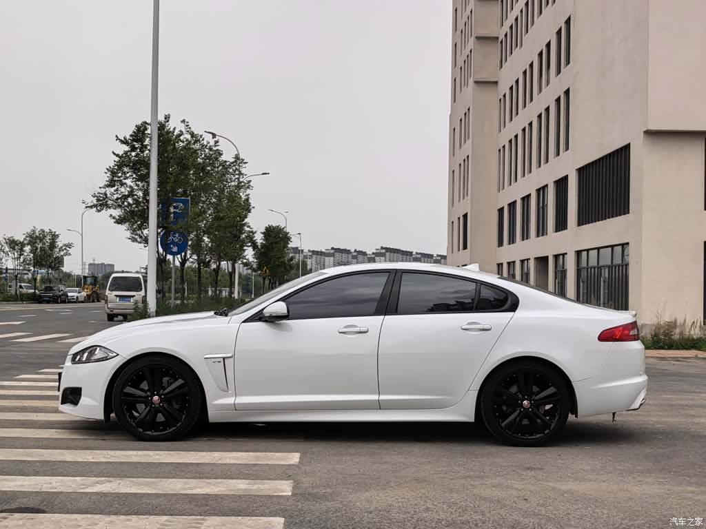 Jaguar XF, 2014 6