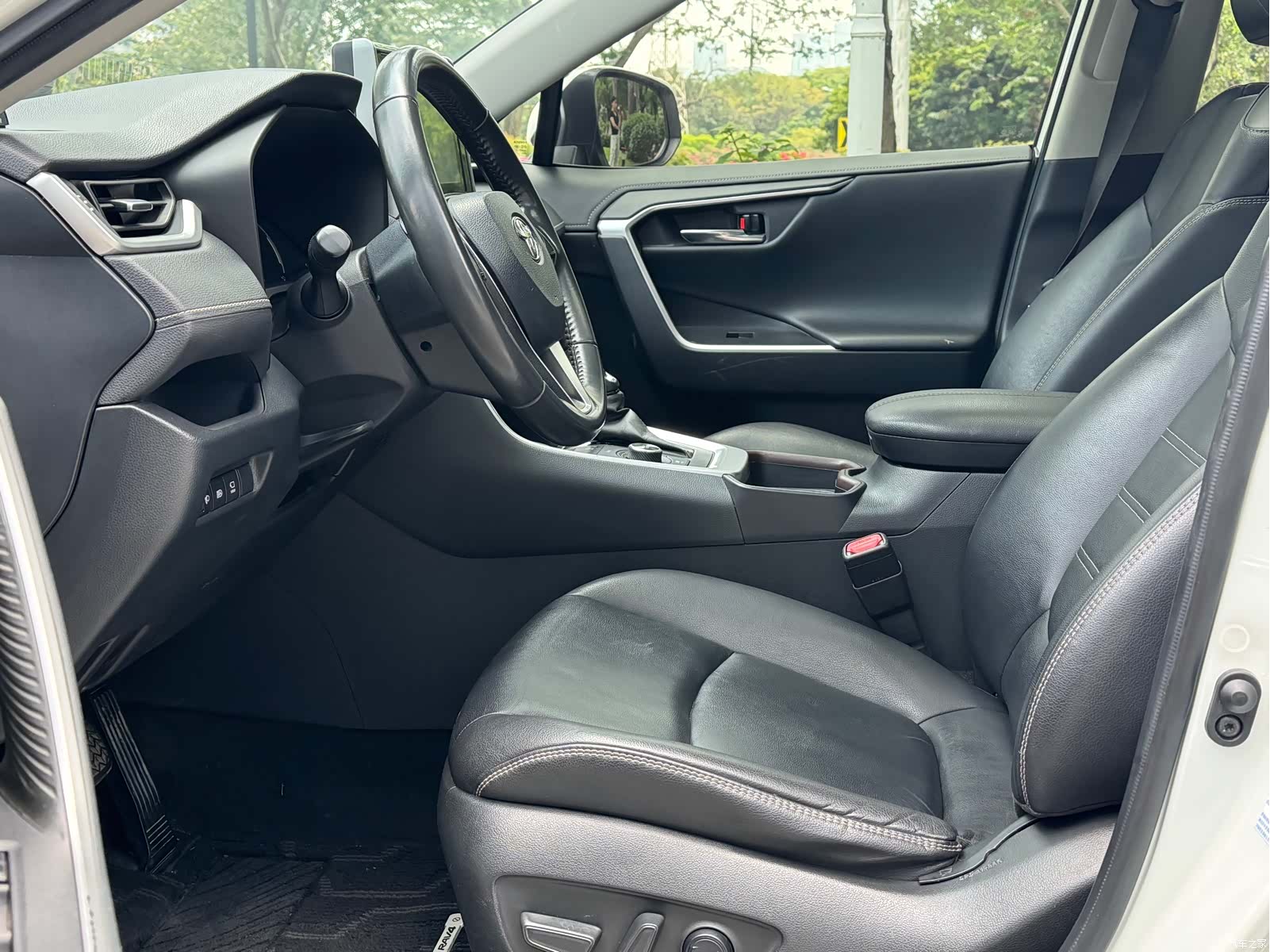 Toyota RAV4, 2021 10