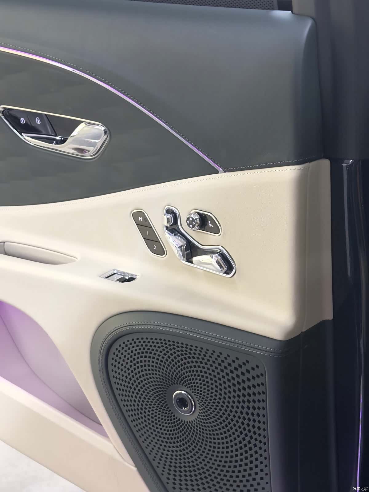 Bentley Flying Spur, 2022 25