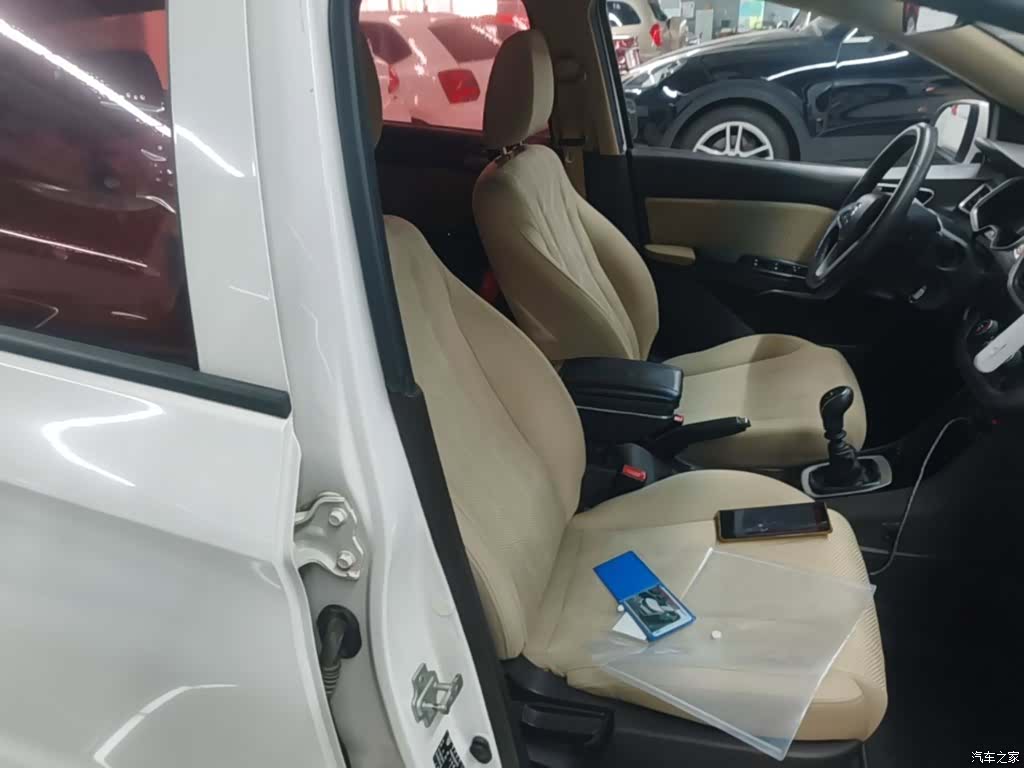 Wuling 310W, 2018 25