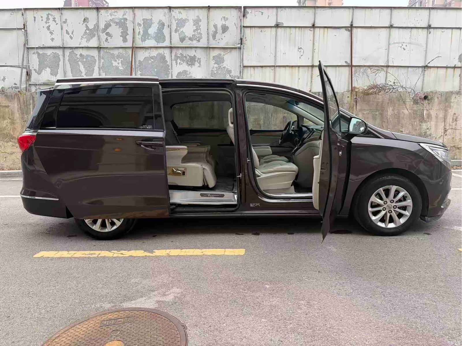 Buick GL8, 2018 11