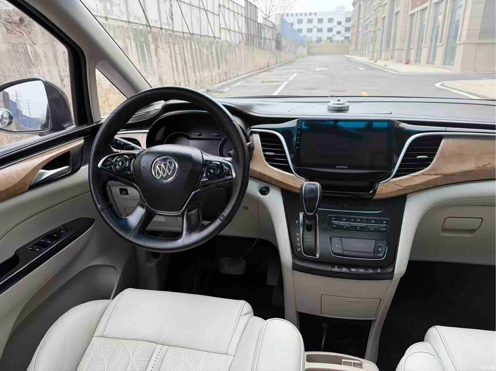 Buick GL8, 2018 8