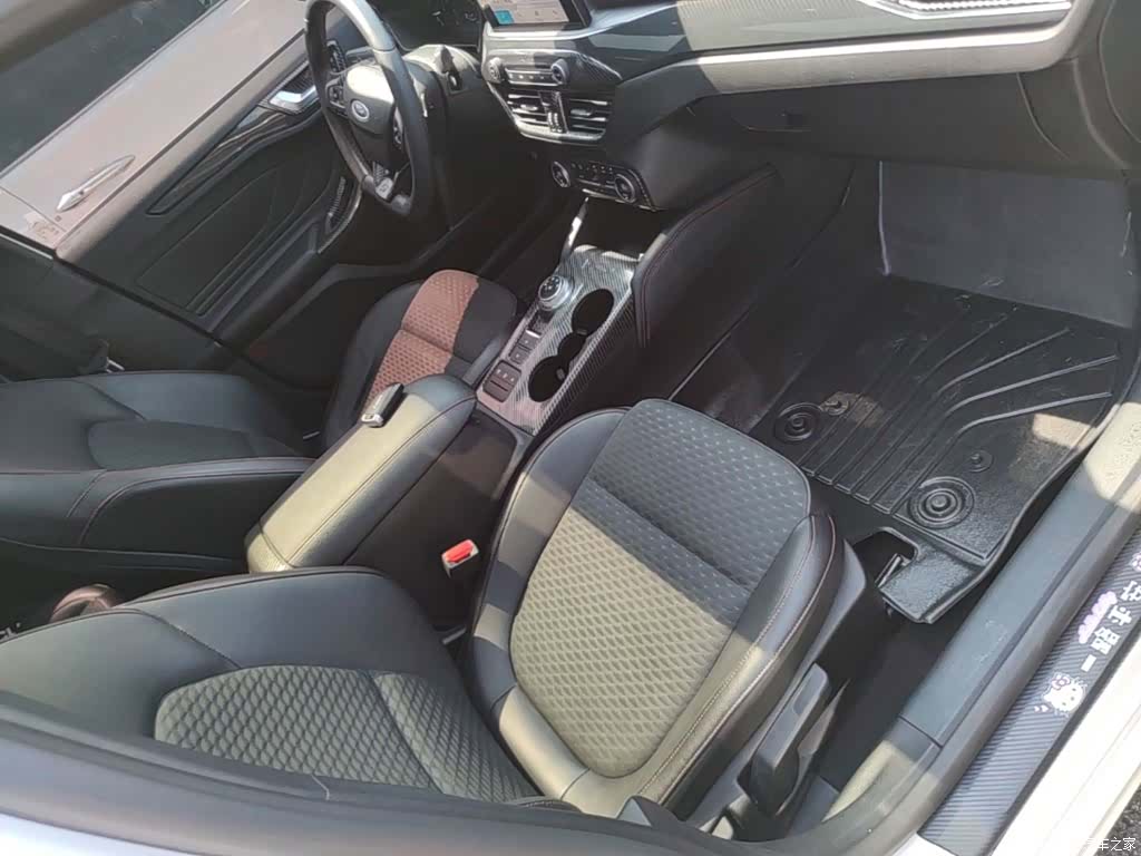 Ford Focus, 2019 25