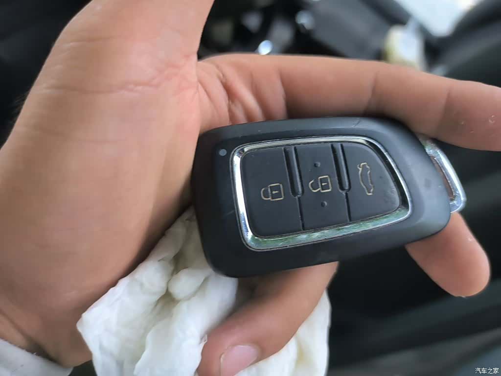 DongFeng AX3, 2016 9