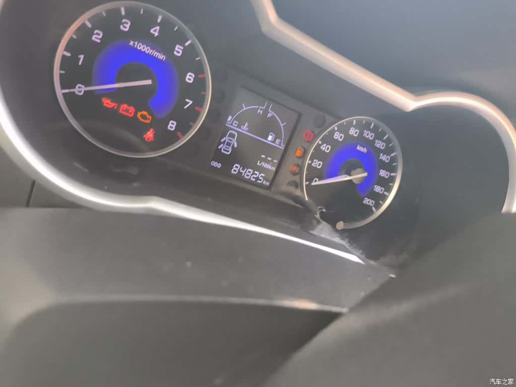 DongFeng AX3, 2016 13