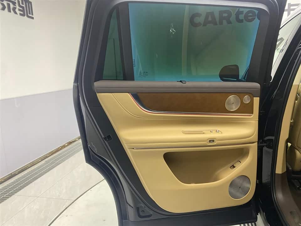 AITO Ask the world M9