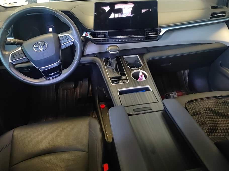 Toyota Grevia