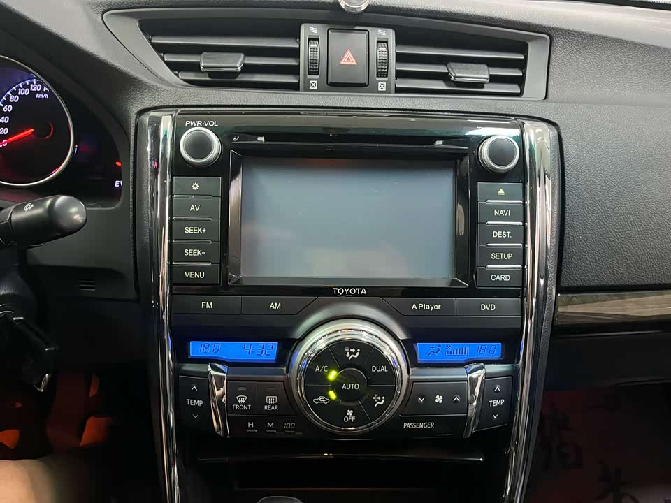 Toyota Reiz