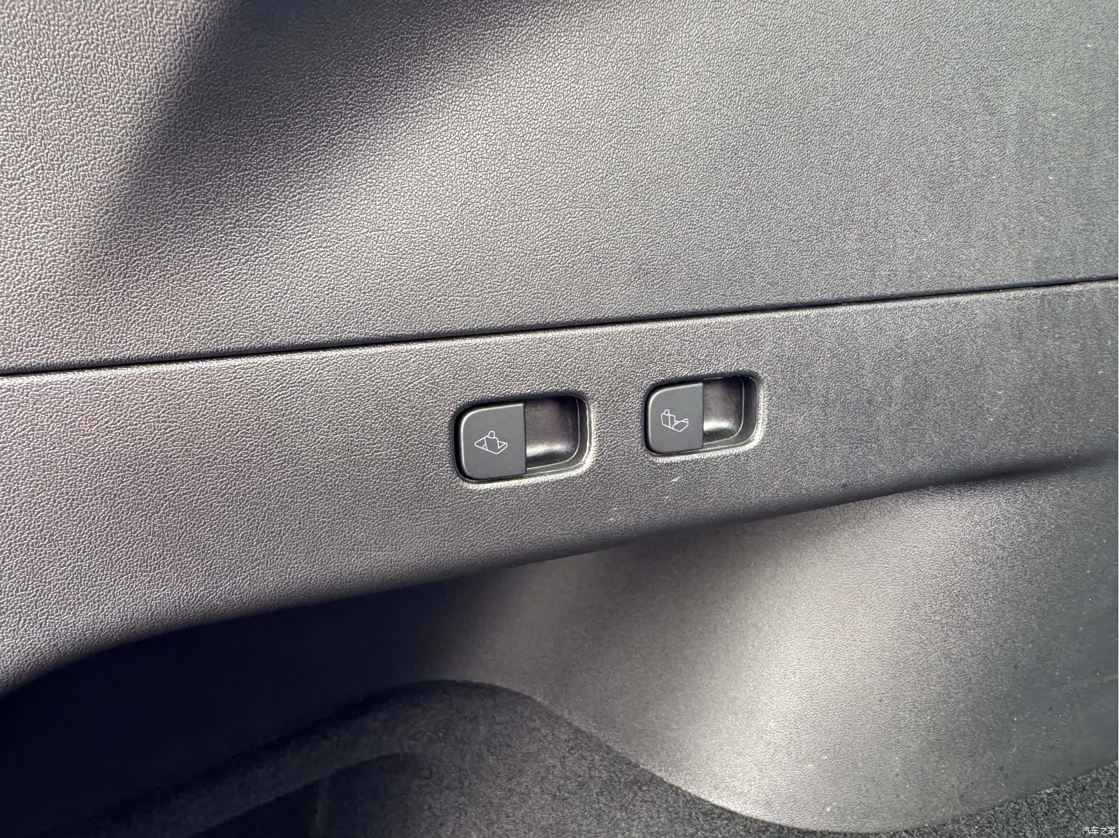 Tesla Model Y, 2023 18