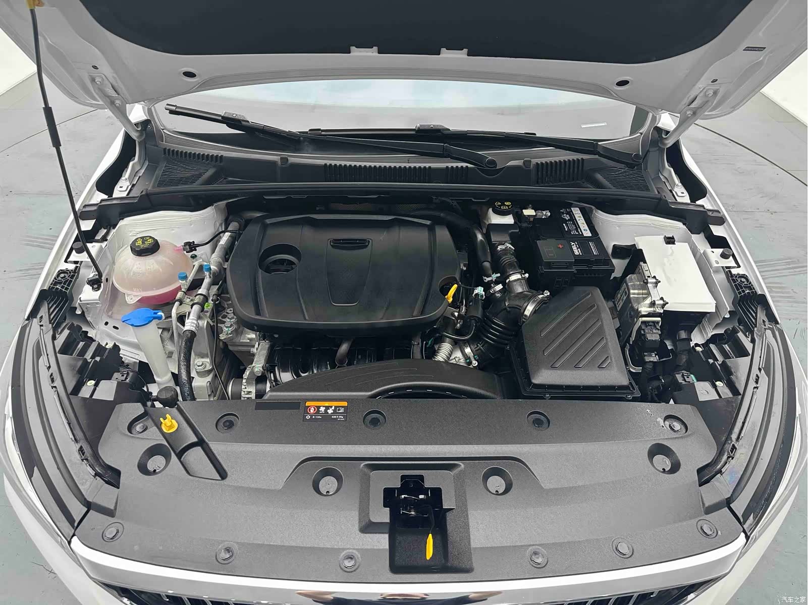 Geely Emgrand, 2023 20