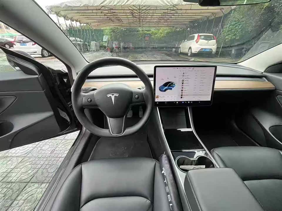 Tesla Model 3 Tesla Model 3