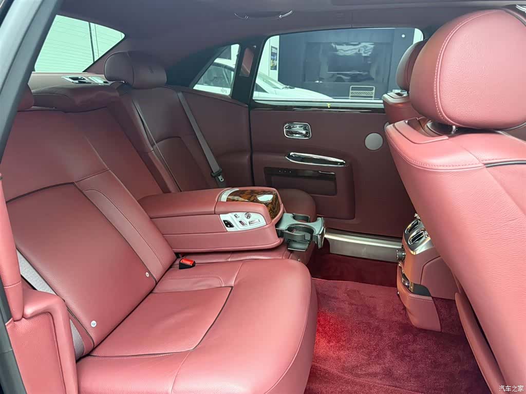 Rolls-Royce Ghost, 2014 13