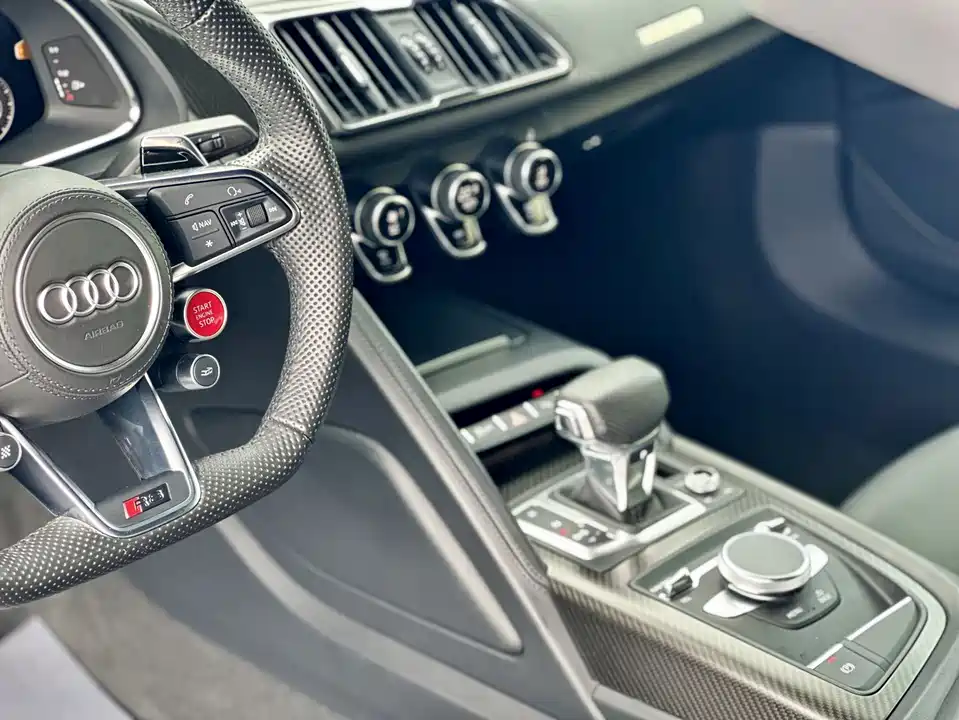 Audi R8