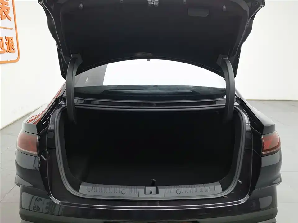 BYD Qin L BYD Qin L