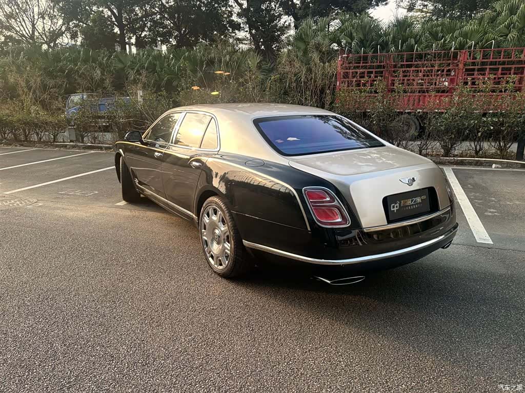 Bentley Mulsanne, 2013 7