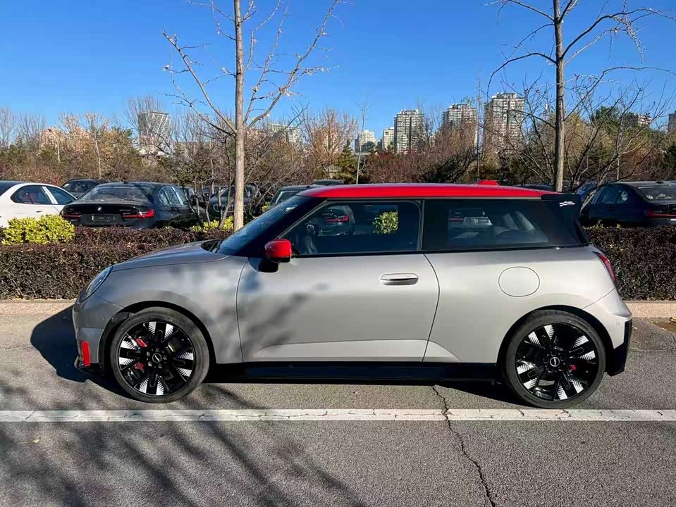 MINI Electric JCW