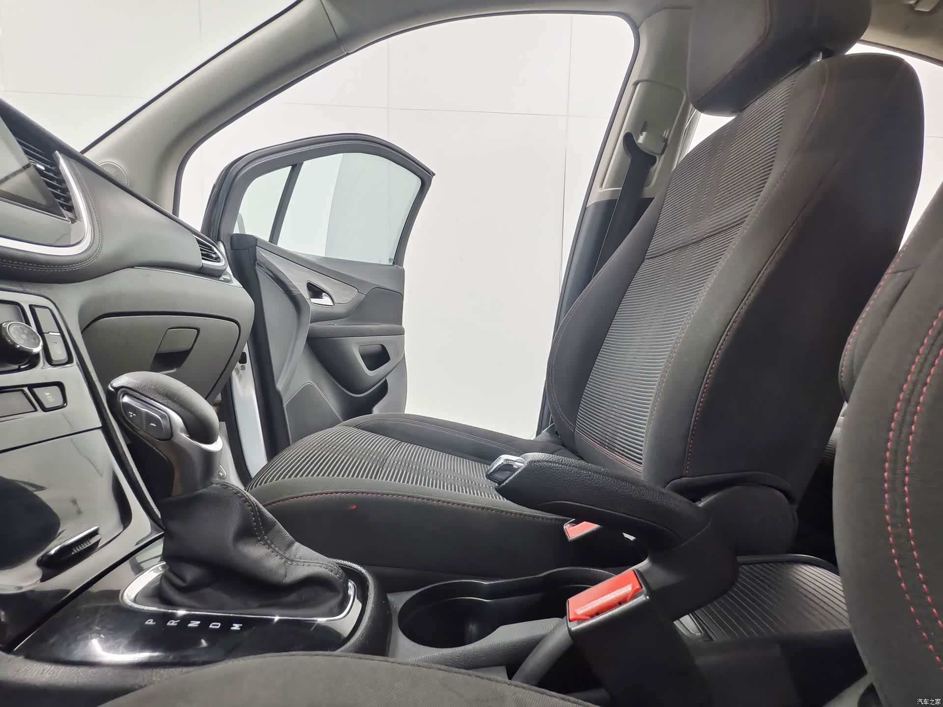 Buick Encore, 2017 12