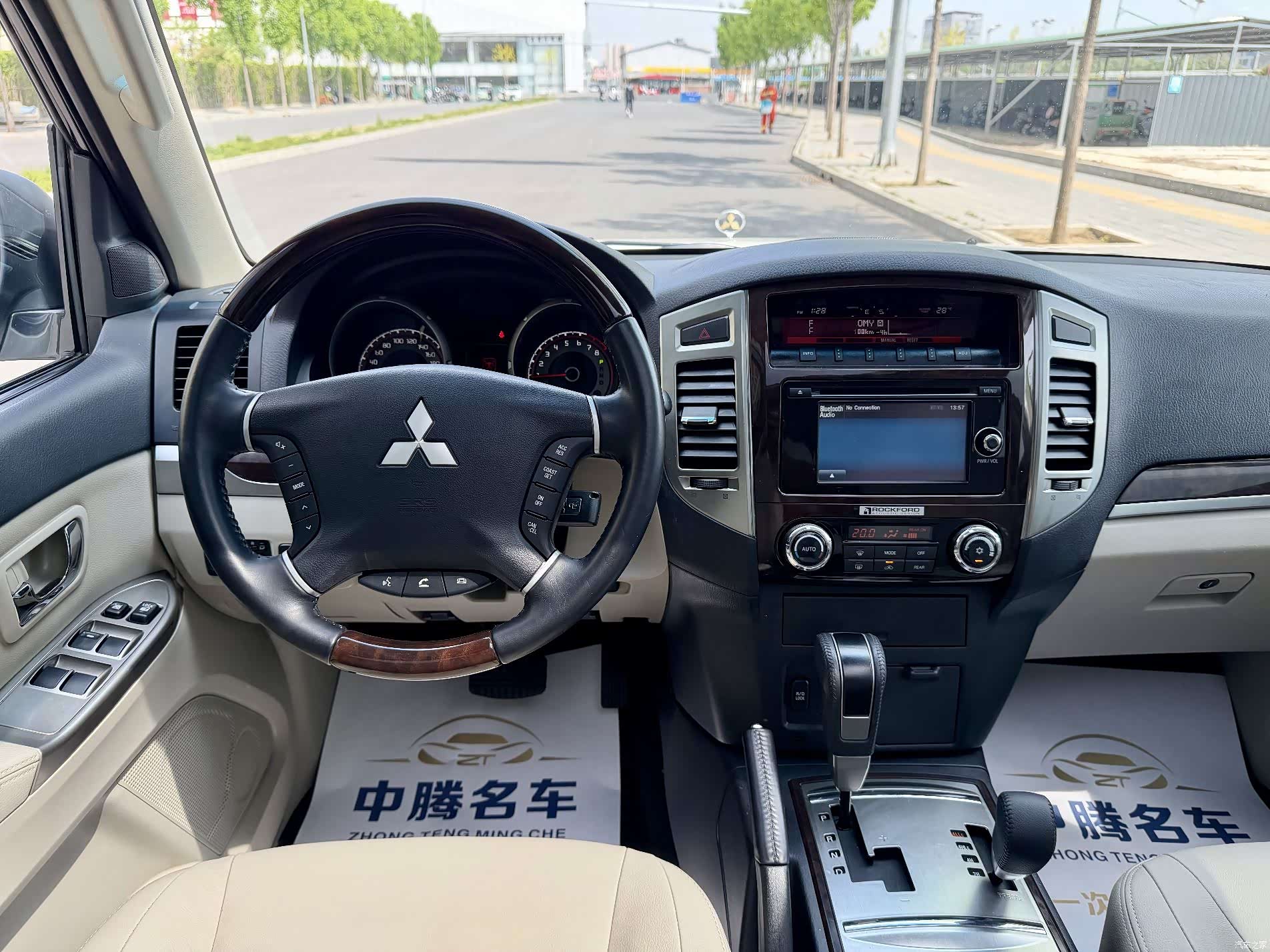 Mitsubishi Pajero, 2019 11