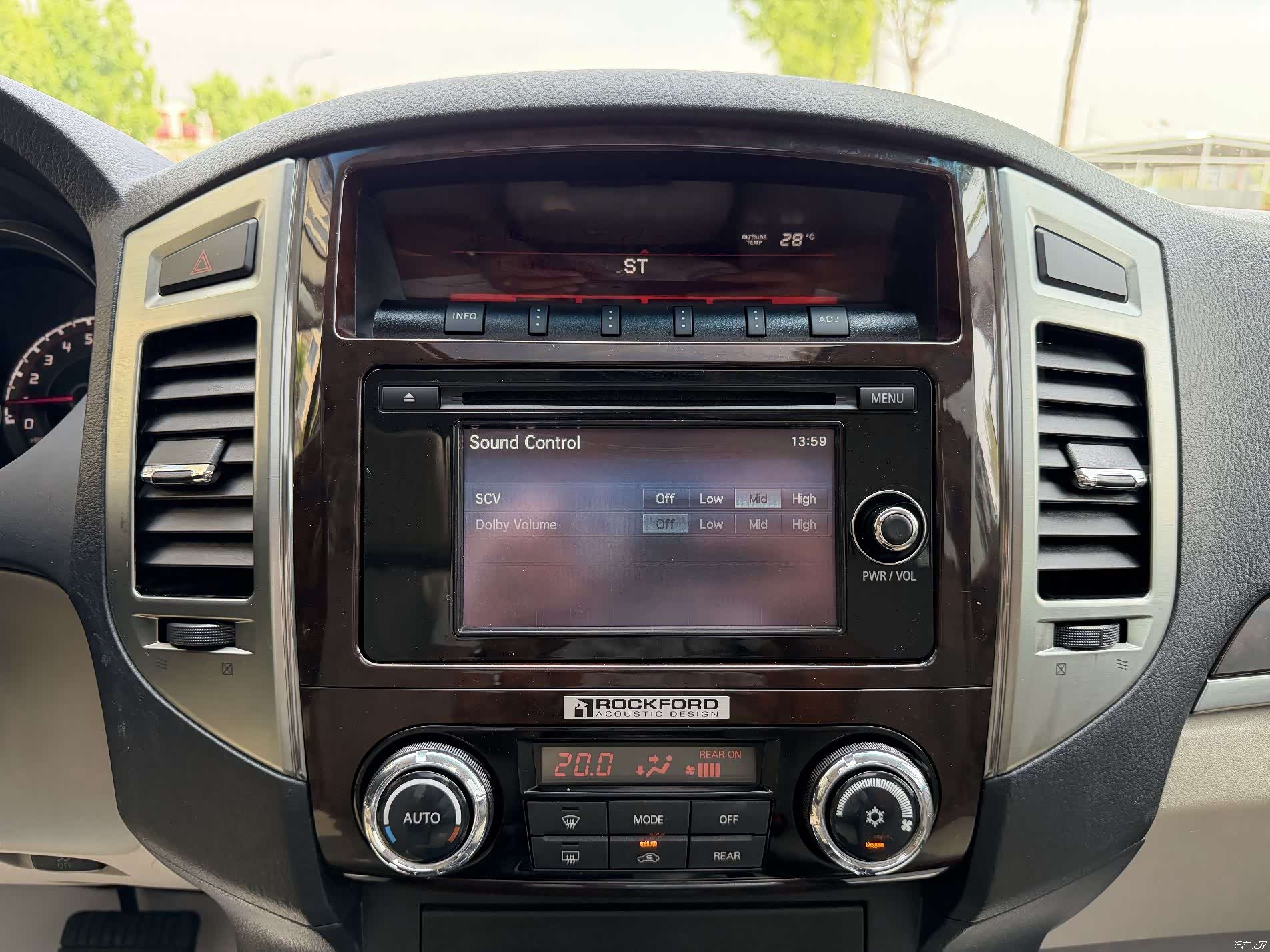 Mitsubishi Pajero, 2019 18