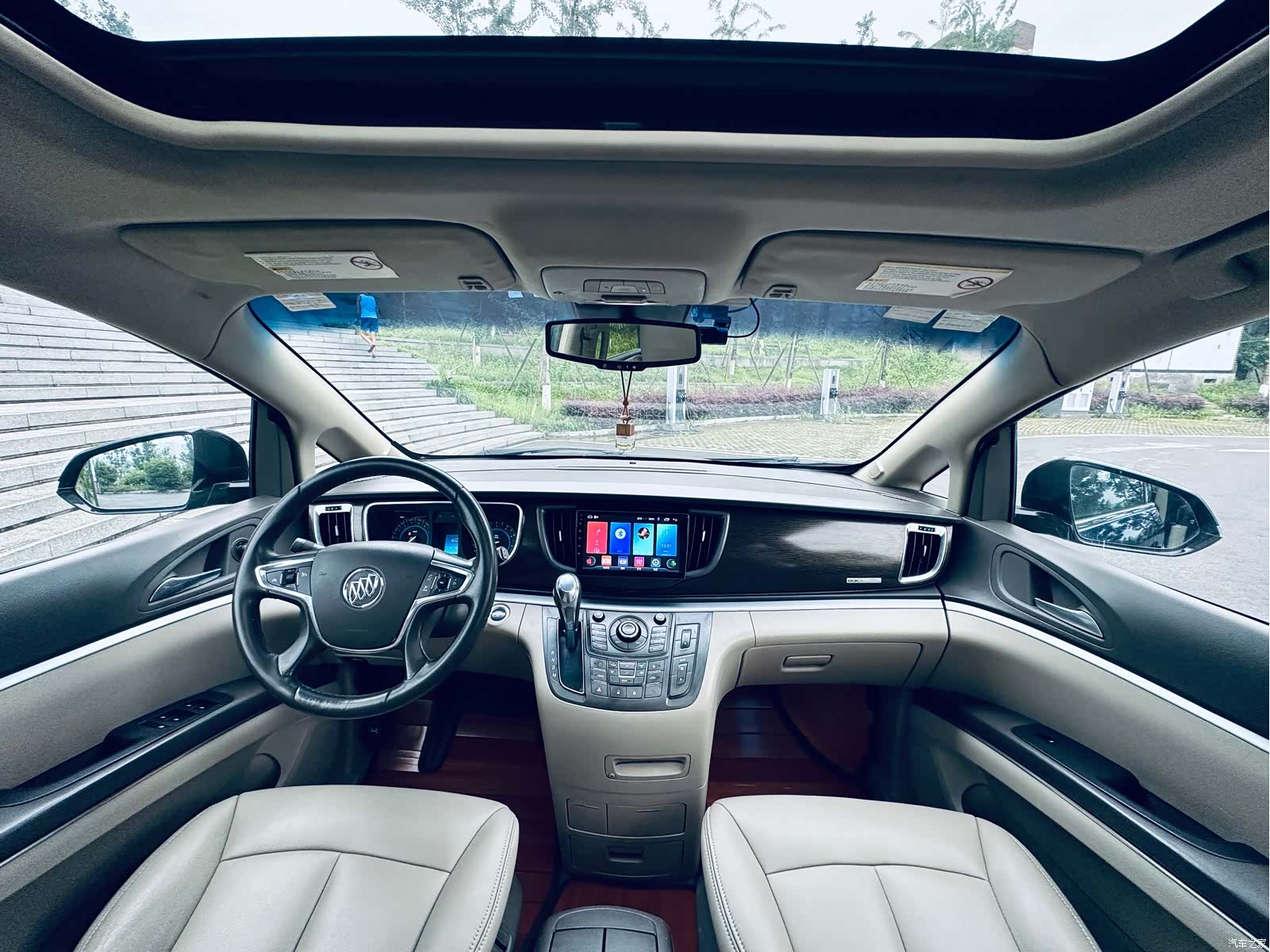 Buick GL8, 2013 7