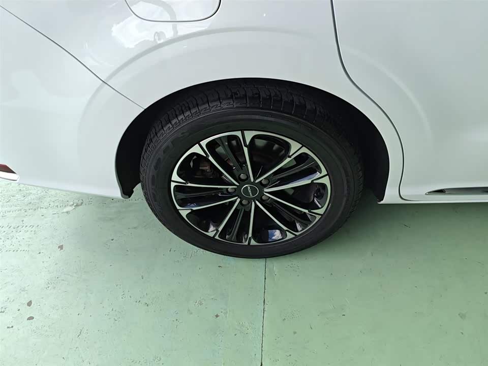 Roewe iMAX8 Roewe iMAX8