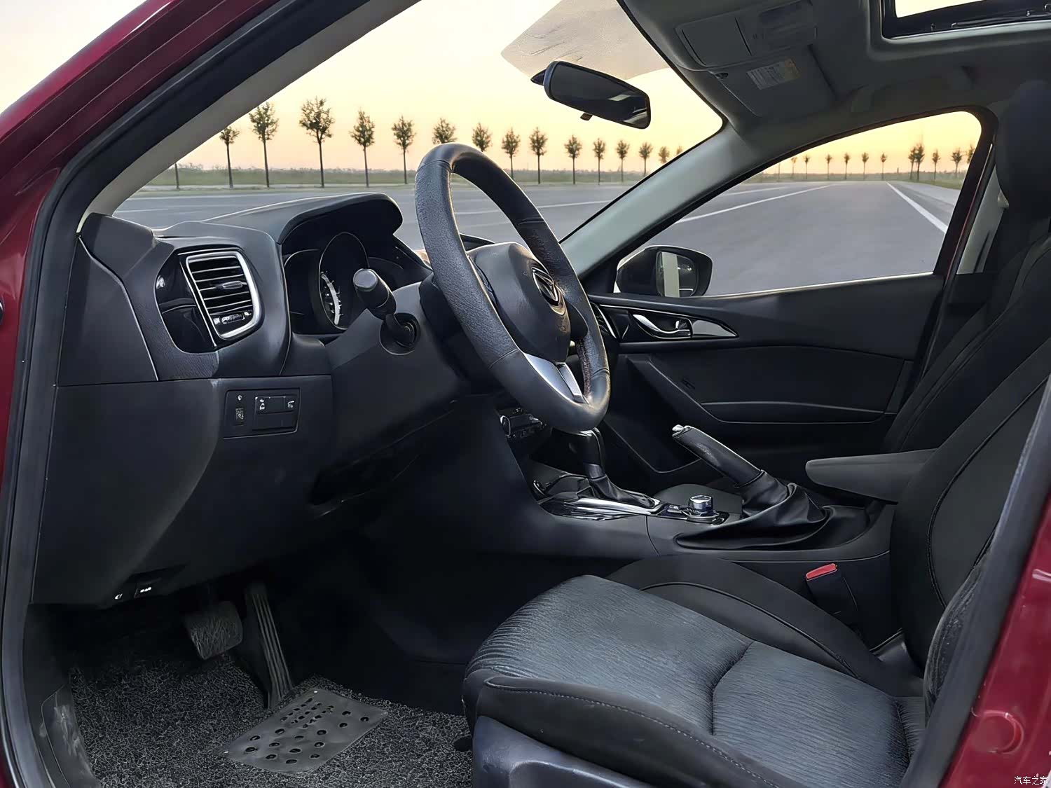 Mazda Mazda3, 2015 3