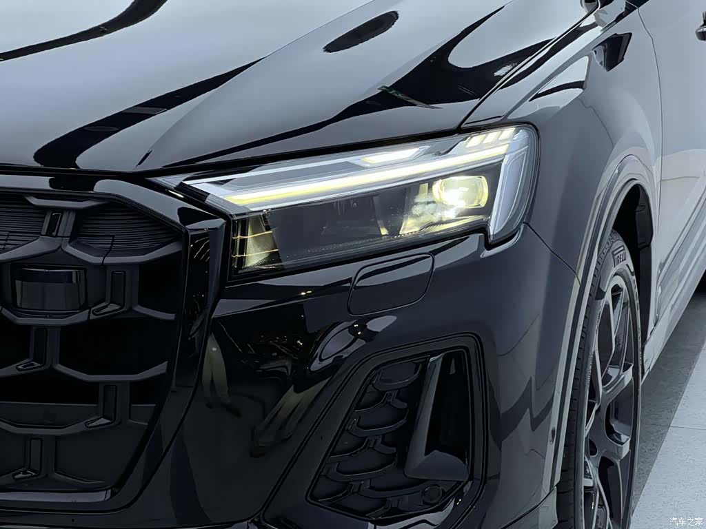 Audi Q7, 2024 3