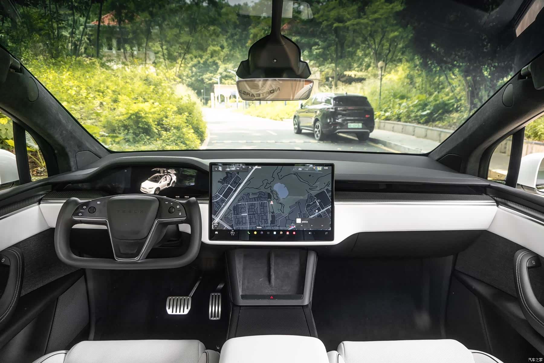 Tesla Model X, 2023 10