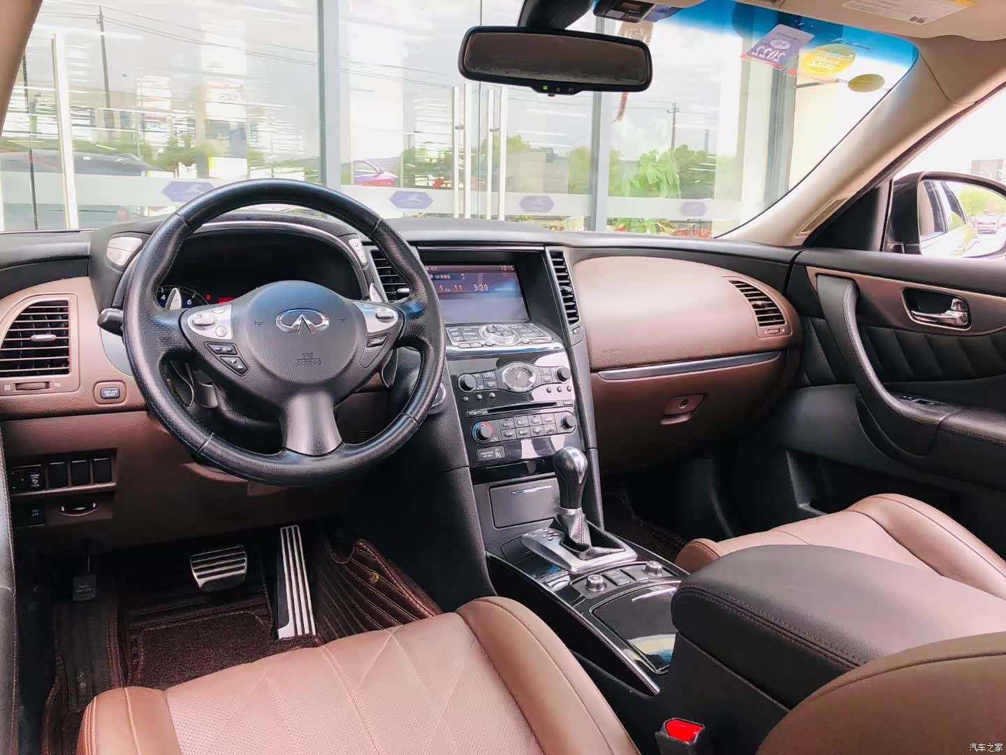 Infiniti FX35, 2011 7