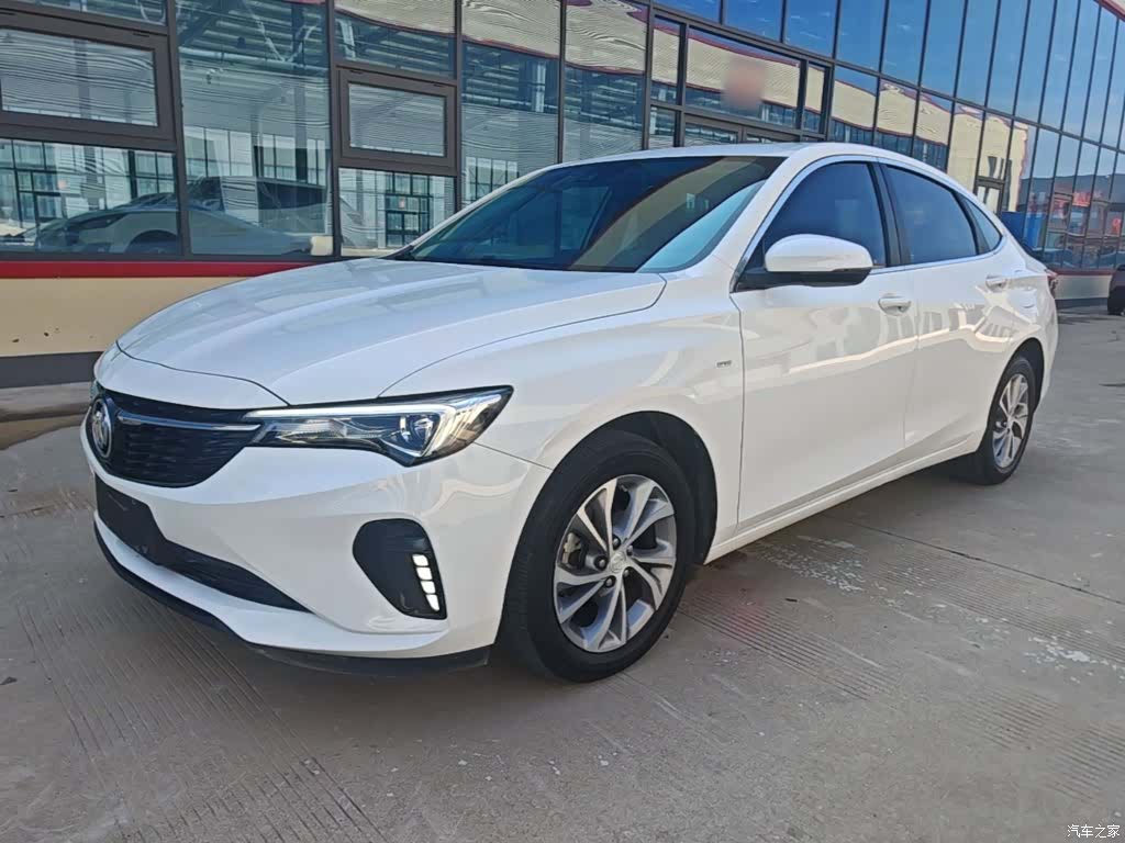 Buick Verano, 2022 1