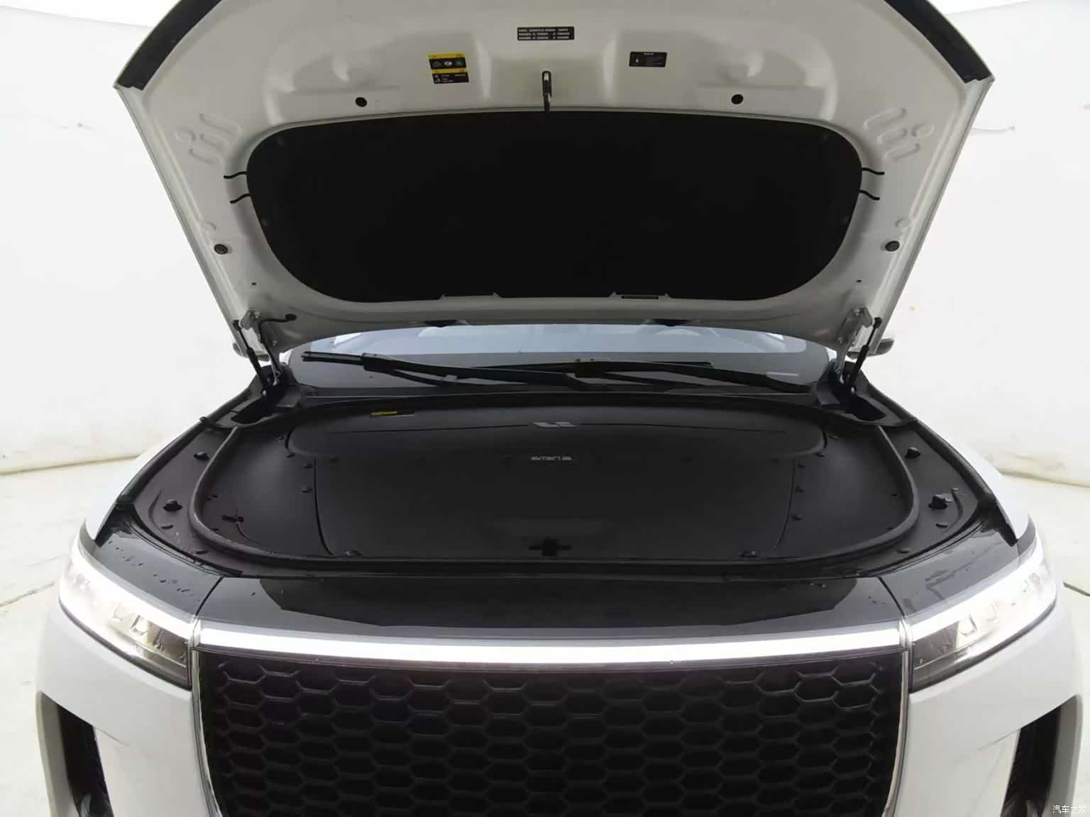 Li Auto ONE, 2022 13