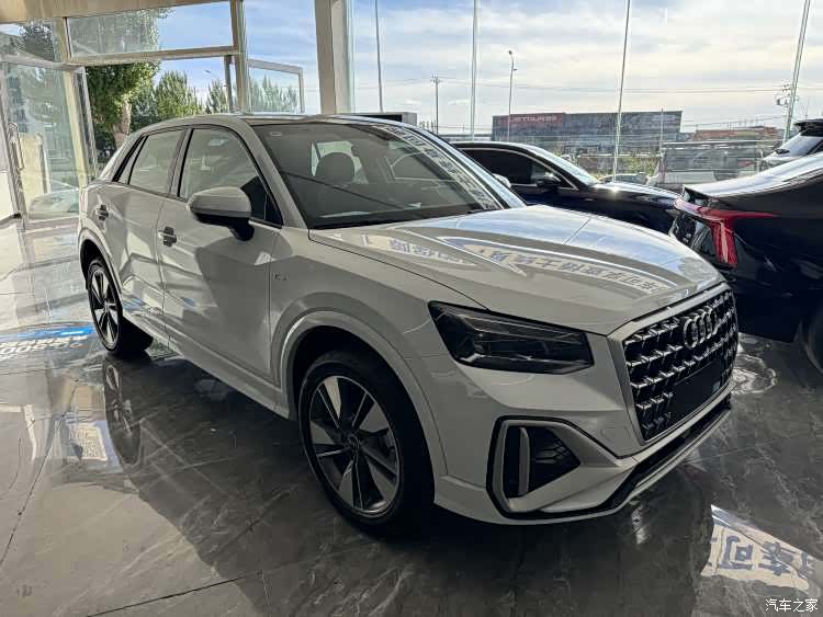 Audi Q2L, 2026 1