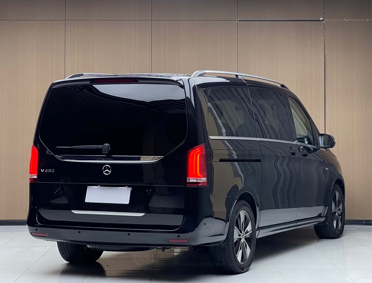 Mercedes-Benz V-Class, 2020 3