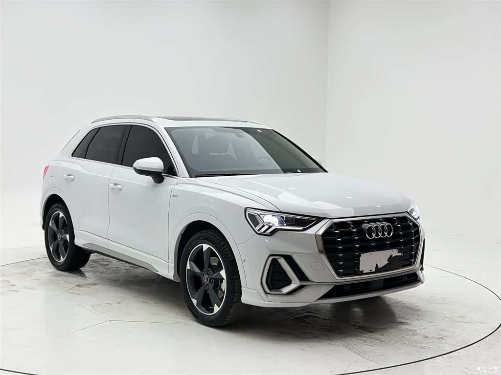 Audi Q3, 2022 3