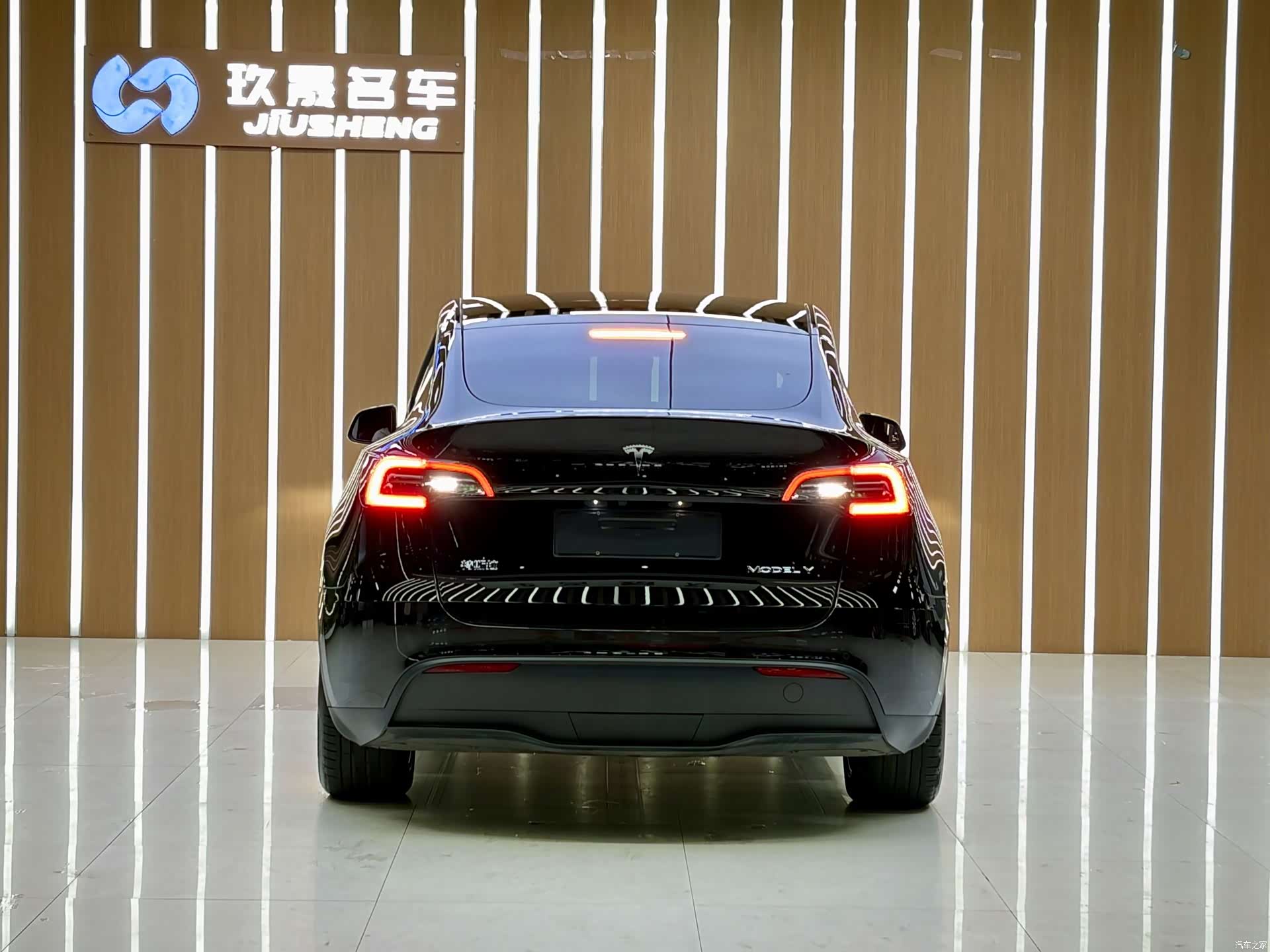 Tesla Model Y, 2022 17