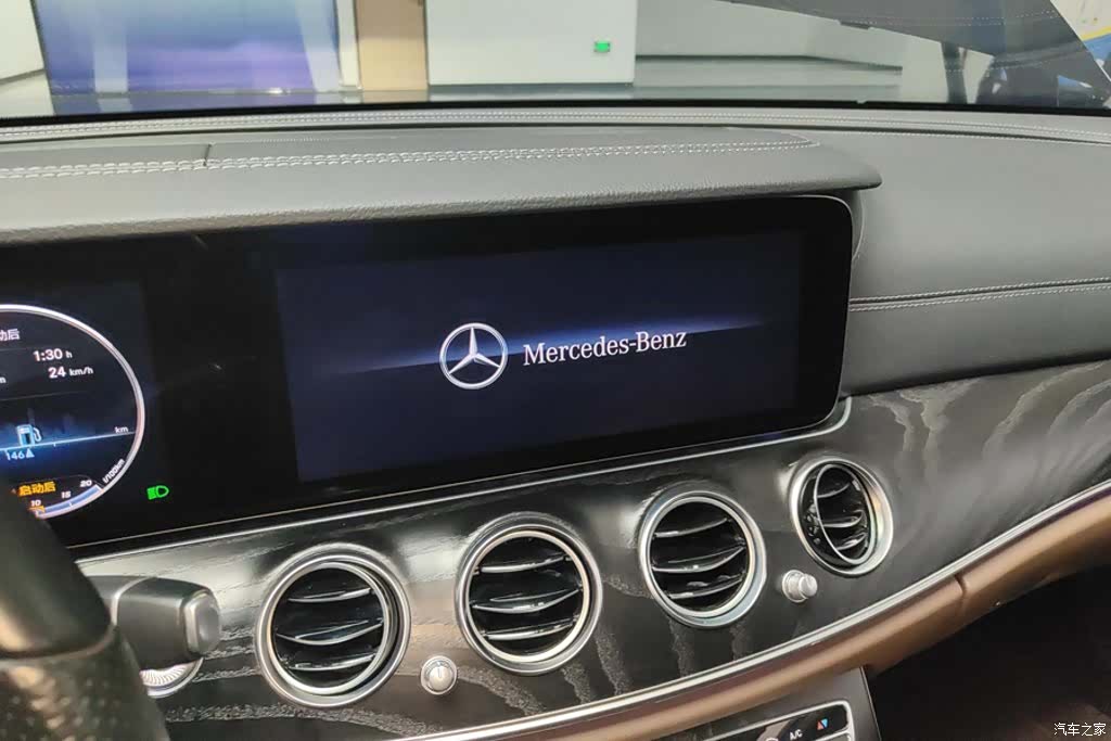 Mercedes-Benz E-Class, 2018 13